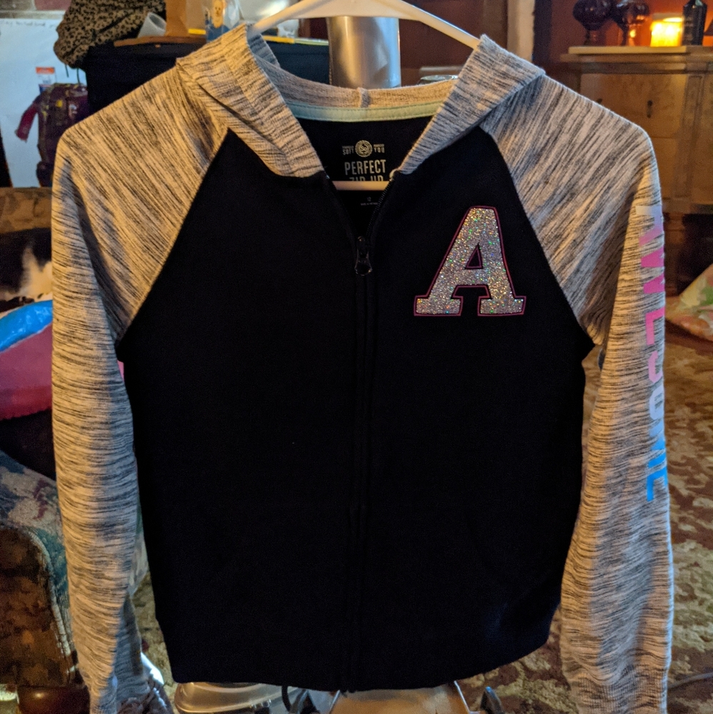 Girls size 12 So brand zip up hoodie